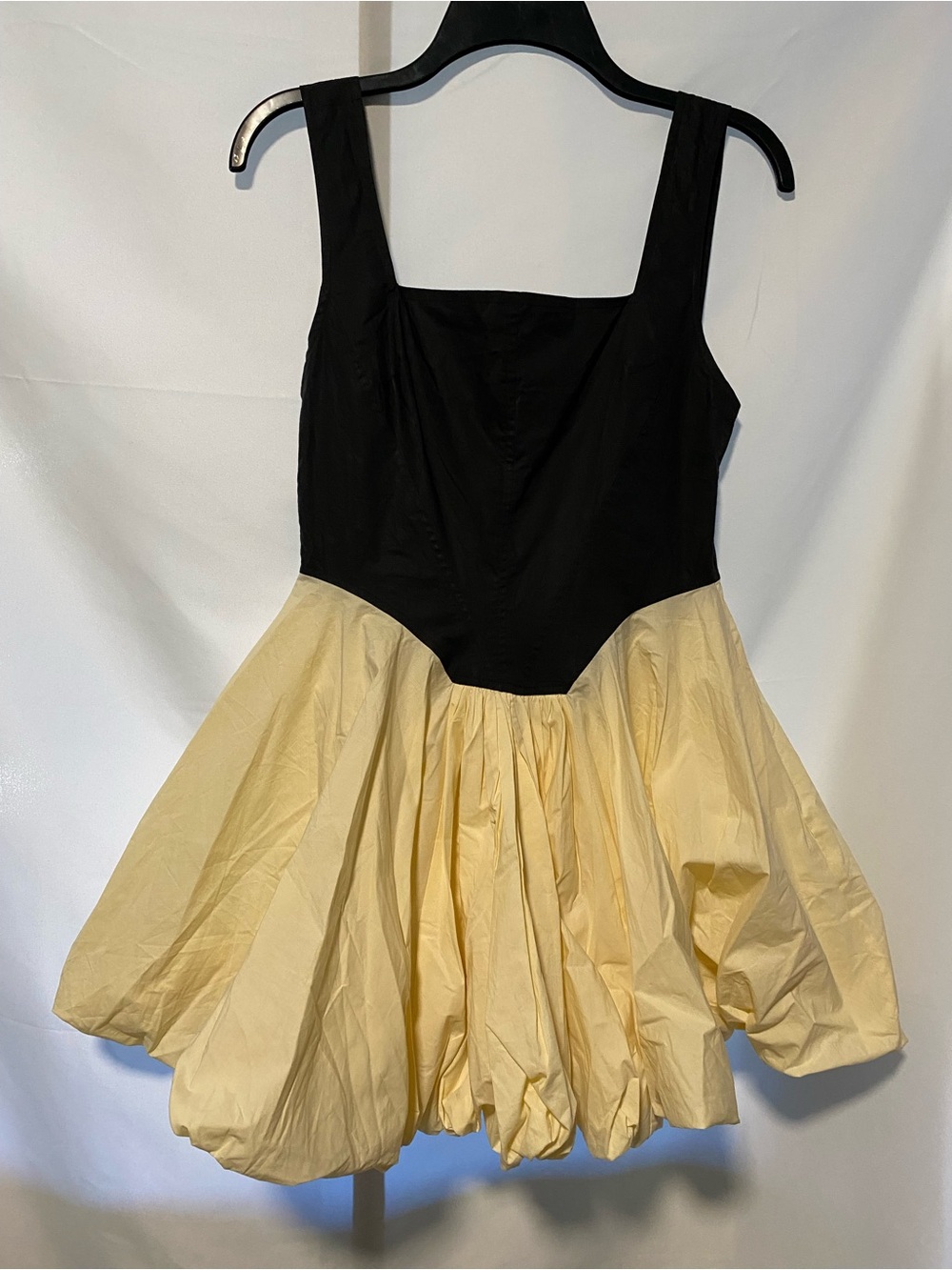 Stellah Black & Pale Yellow Bubble Hem Mini Dress